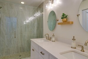 House (3 Bedrooms) | Interior - Heated Pool: Pet-friendly Home in Cape Coral (Cape Coral)
