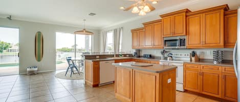 House (5 Bedrooms) | Interior