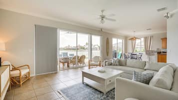 House (5 Bedrooms) | Interior