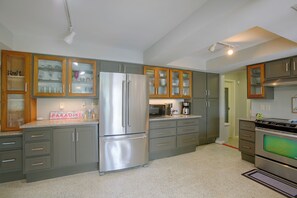 Unclassified image, 2 of 40, button - Private Dock & Lanai: Waterfront Cape Coral Home! (Cape Coral)