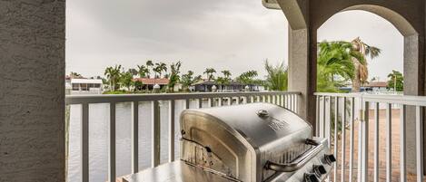 House (6 Bedrooms) | Interior