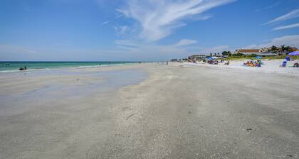 Steps to Seawall: Cozy Indian Rocks Beach Cottage