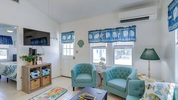 Cottage (2 Bedrooms) | Front of property