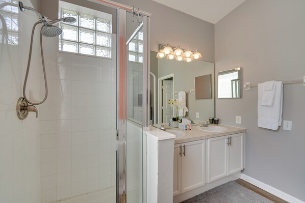 Interior - Kissimmee Vacation Rental w/ Pool ~ 4 Mi to Disney (Kissimmee)