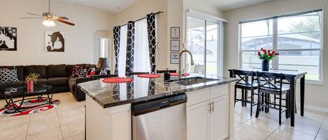 Villa (4 Bedrooms) | Interior