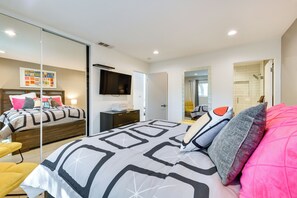 House (3 Bedrooms) | Interior - Poolside Paradise w/ Fire Pit in Palm Springs! (Palm Springs)