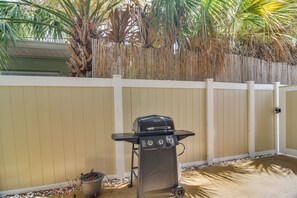 Terrace/patio - Indian Rocks Beach Escape: Beach Gear, Near Ocean! (Indian Rocks Beach)
