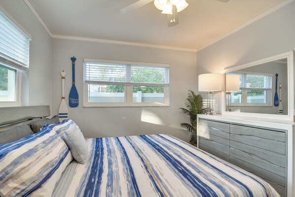 2 bedrooms, desk, laptop workspace, bed sheets