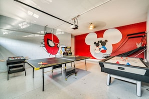 Game room - Spacious Kissimmee Escape, Close to Disney World! (Kissimmee)