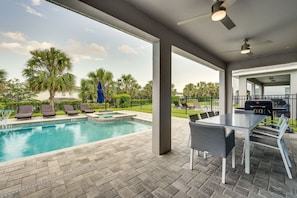 Outdoor pool - Spacious Kissimmee Escape, Close to Disney World! (Kissimmee)