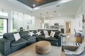 House (4 Bedrooms) | Interior