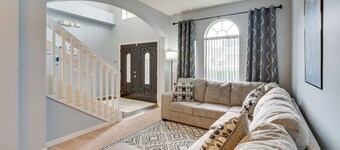 บ้านใกล้ดิสนีย์พร้อมสระว่ายน้ำส่วนตัวในดาเวนพอร์ต!