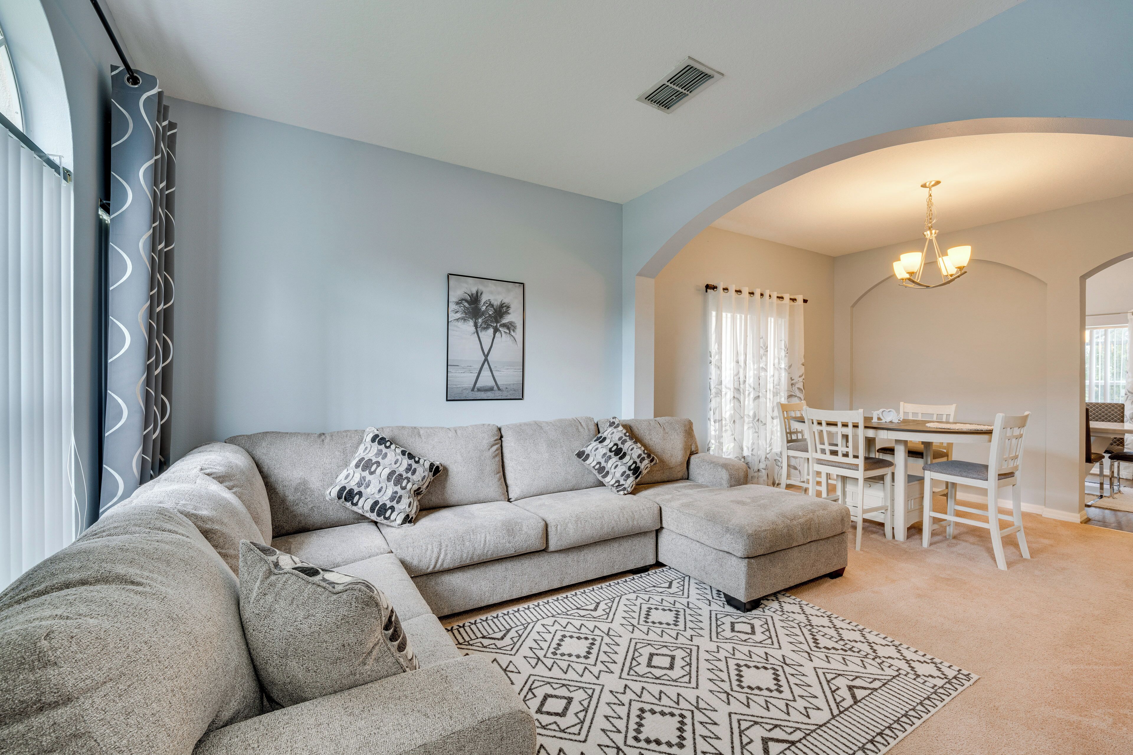 House (4 Bedrooms) | Interior