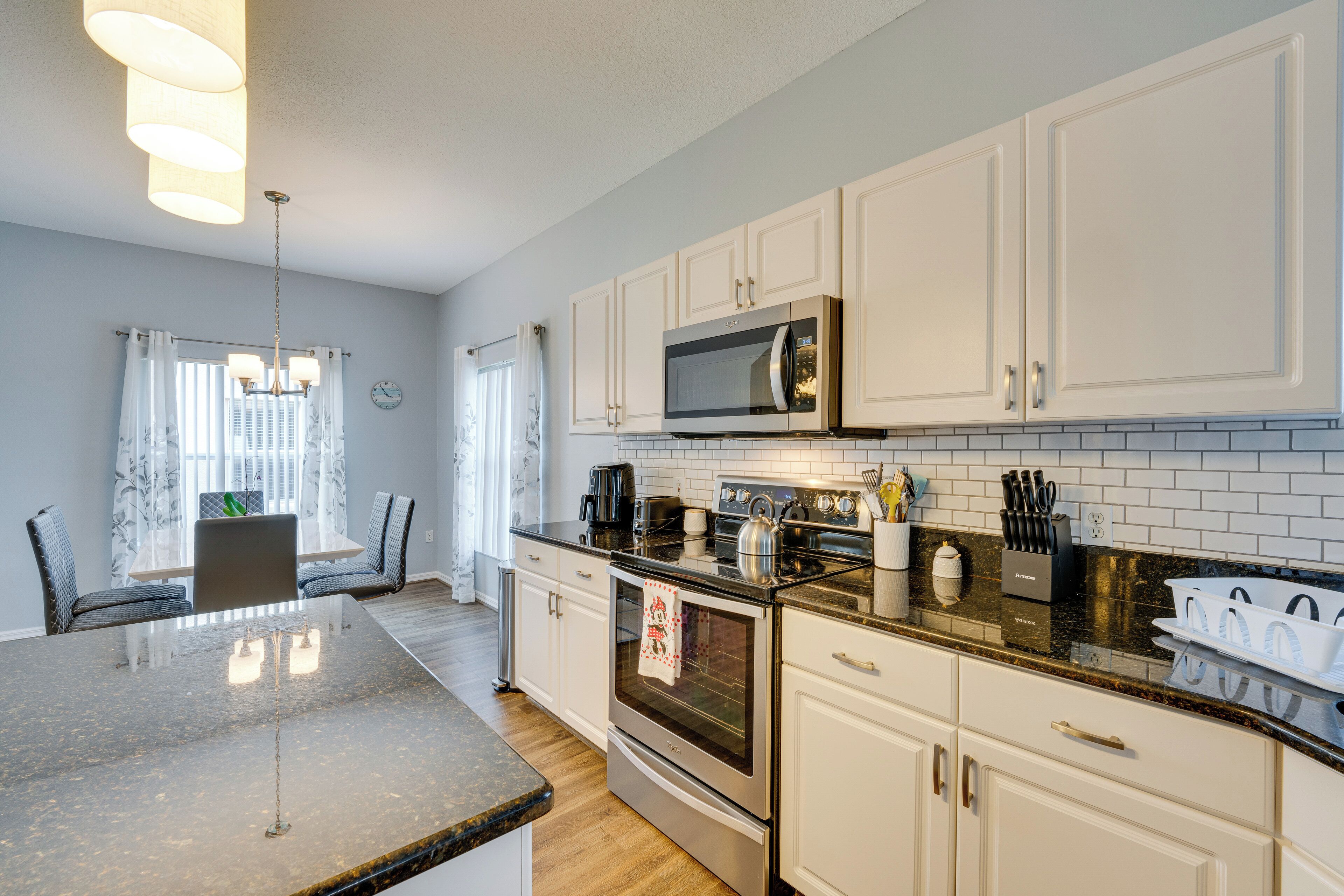 House (4 Bedrooms) | Interior