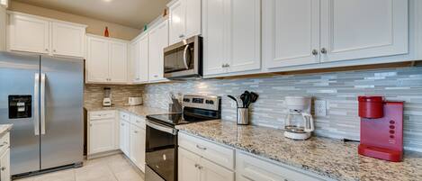 Lejlighed (5 Bedrooms) | Privat køkken | Mikrobølgeovn, ovn, kogeplade, opvaskemaskine