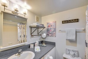 Apartment (0 Bedroom) | Interior - New Smyrna Beach Condo w/ Pool & Beach Access! (New Smyrna Beach)
