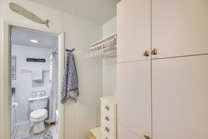 Apartment (0 Bedroom) | Interior - New Smyrna Beach Condo w/ Pool & Beach Access! (New Smyrna Beach)