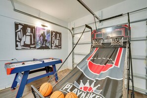 Apartment (3 Bedrooms) | Interior - Easy Access to Theme Parks! Family Davenport Gem (Davenport)