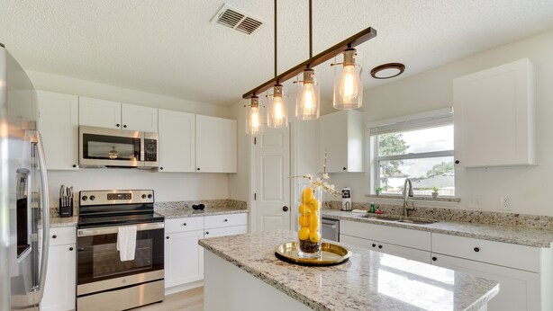 Unclassified image, 1 of 29, button - Spacious Davenport Home: Close to Golfing & Disney (Davenport)
