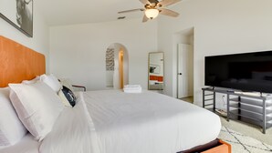 Unclassified image, 3 of 29, button - Spacious Davenport Home: Close to Golfing & Disney (Davenport)