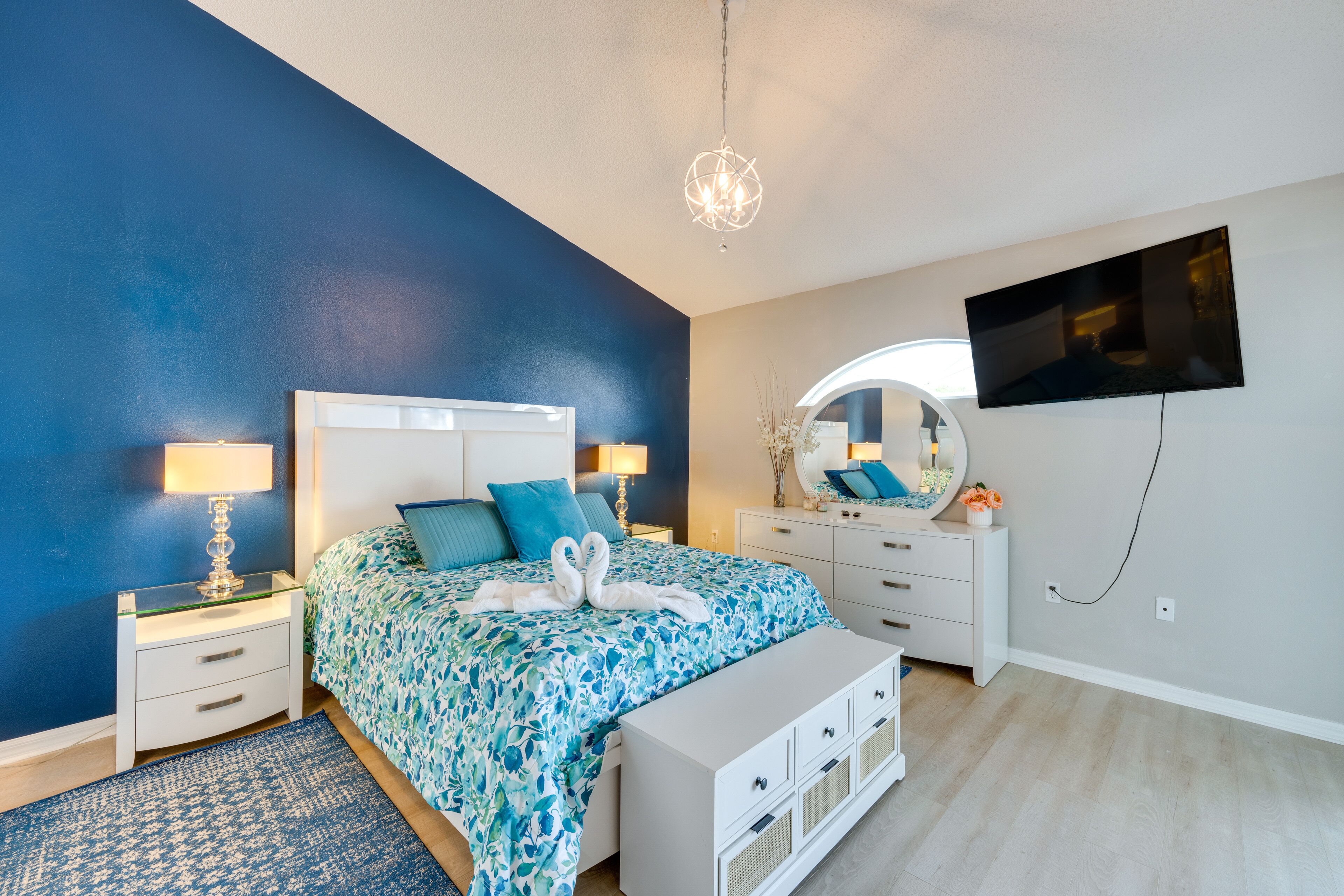 House (3 Bedrooms) | 3 bedrooms, laptop workspace, iron/ironing board, bed sheets