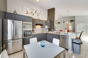 House (3 Bedrooms) | Private kitchen