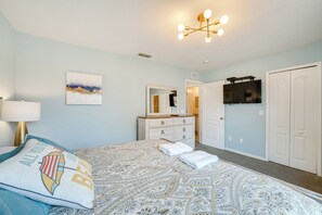 Interior - 9 Mi to Disney: Davenport Townhome w/ Patio (Davenport)