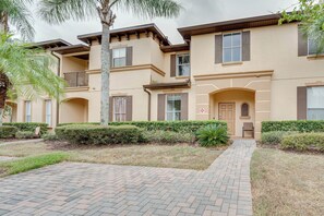 Interior - 9 Mi to Disney: Davenport Townhome w/ Patio (Davenport)