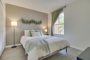 Apartment (4 Bedrooms) | Interior - 9 Mi to Disney: Regal Palms Townhome w/ Patio! (Davenport)