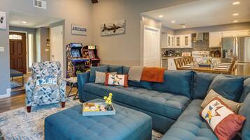 House (4 Bedrooms) | Interior