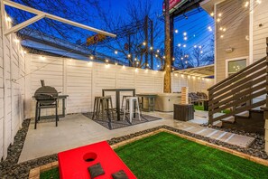 Outdoor dining - Modern San Antonio Vacation Rental w/ Hot Tub! (San Antonio)