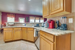 House (5 Bedrooms) | Interior - Spacious Texas Abode w/ Deck & Fenced-in Yard! (San Antonio)