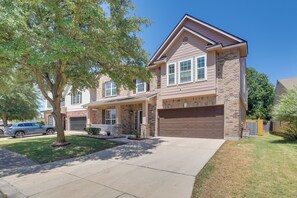 House (5 Bedrooms) | Interior - Spacious Texas Abode w/ Deck & Fenced-in Yard! (San Antonio)