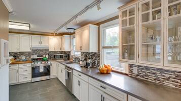 Microwave, oven, stovetop, dishwasher