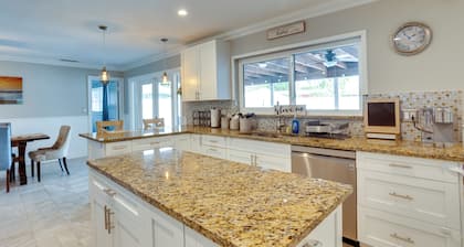 Pool & Screened-in Patio: Tropical Florida Abode