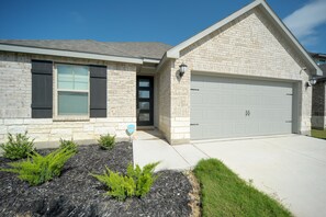 Exterior detail - San Antonio Getaway w/ Private Yard & Smart TV (San Antonio)
