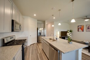 House (3 Bedrooms) | Private kitchen - San Antonio Getaway w/ Private Yard & Smart TV (San Antonio)