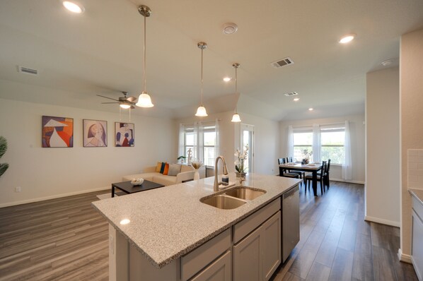 Interior - San Antonio Getaway w/ Private Yard & Smart TV (San Antonio)