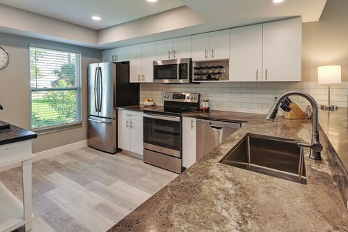 Bonita Springs Home w/ Pool - 2 Mi to Beach!