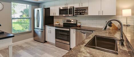 House (3 Bedrooms) | Interior