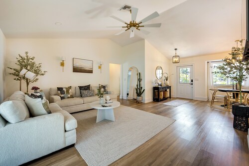 Chic Bonita Springs Vacation Rental, 6 Mi to Beach