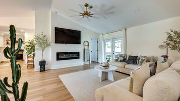 House (4 Bedrooms) | Front of property