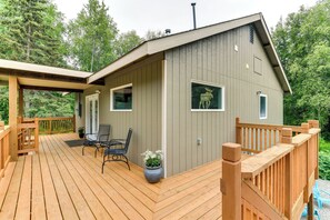 Interior - 'chugiak Moose Cottage' Near Chugach State Park! (Chugiak)