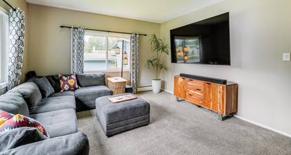 Anchorage Home ~ 7 Mi to Chugach State Park!