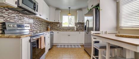 House (2 Bedrooms) | Interior