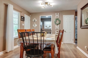 House (4 Bedrooms) | Interior