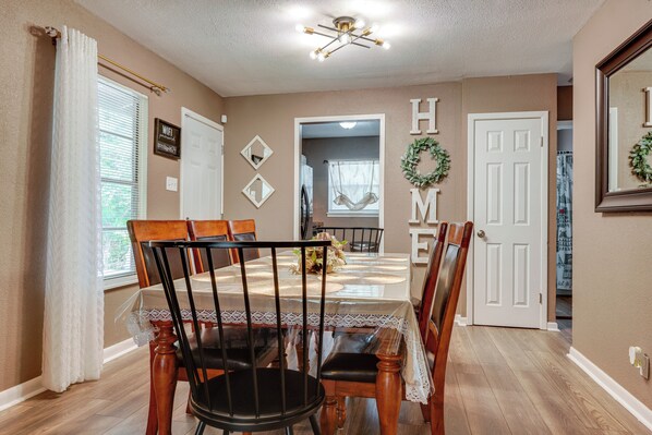 House (4 Bedrooms) | Interior