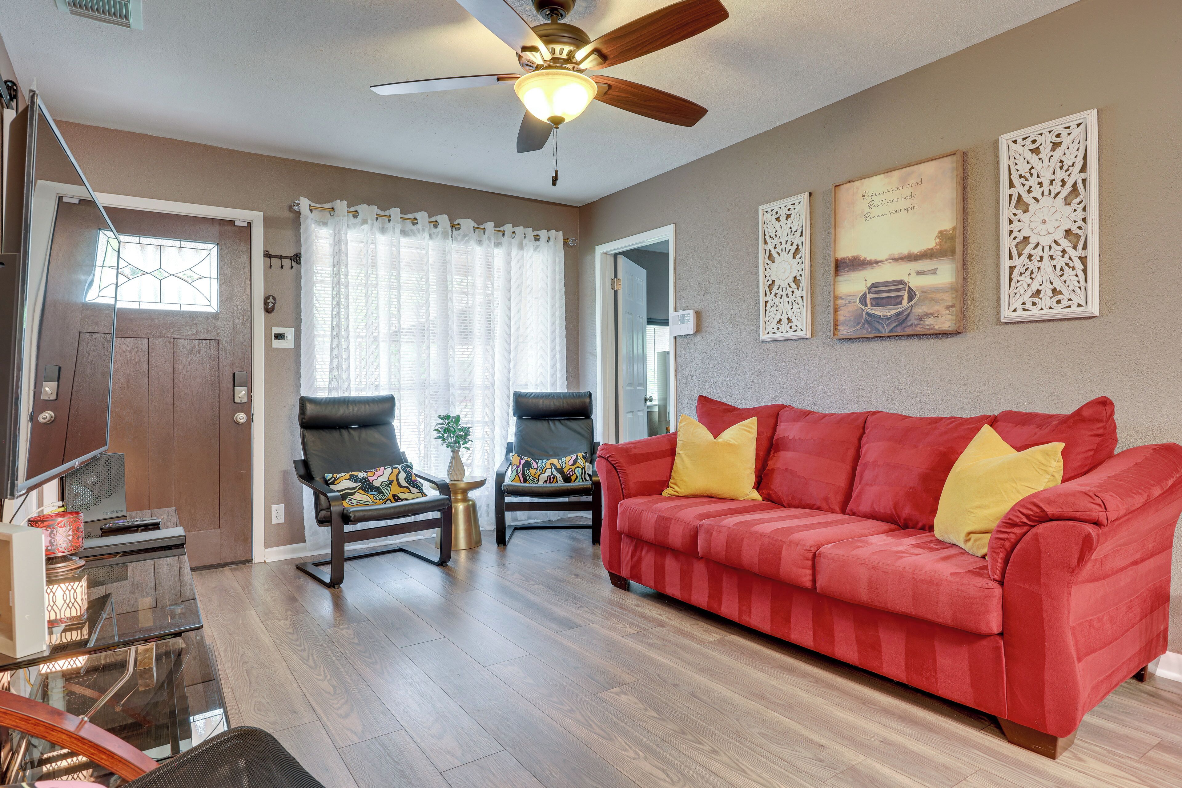 House (4 Bedrooms) | Interior