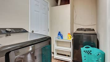 Rumah (4 Bedrooms) | Interior