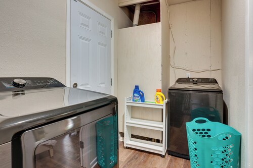 Single-story Home in San Antonio: Great Location!